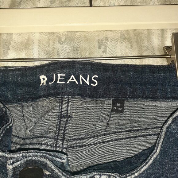 Blue Jeans - Picture 2 of 3